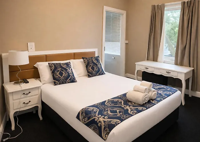 Lily Sands Inn