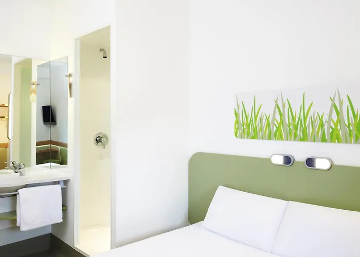 Pet Friendly hotel: Ibis Budget Newport