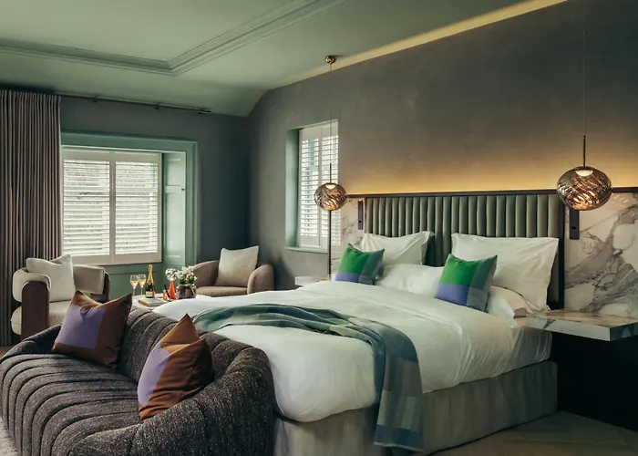 5 star hotel: Lyla Rooms