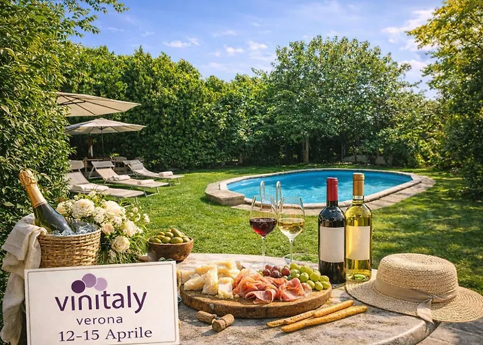 Villa con piscina: Villetta Tinmar Barbie House Verona