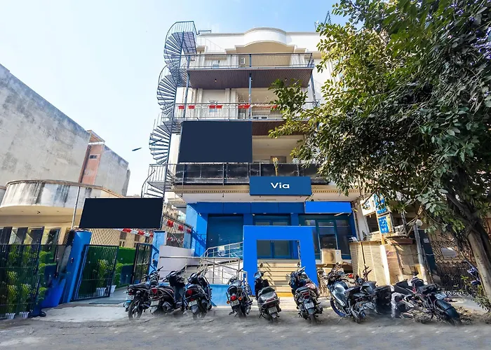 Fabhotel Vat