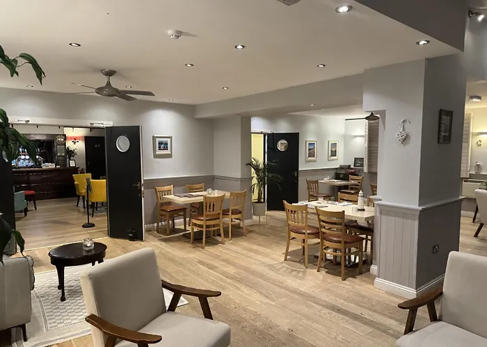 Cheap hotel: Eype'S Mouth Country Hotel