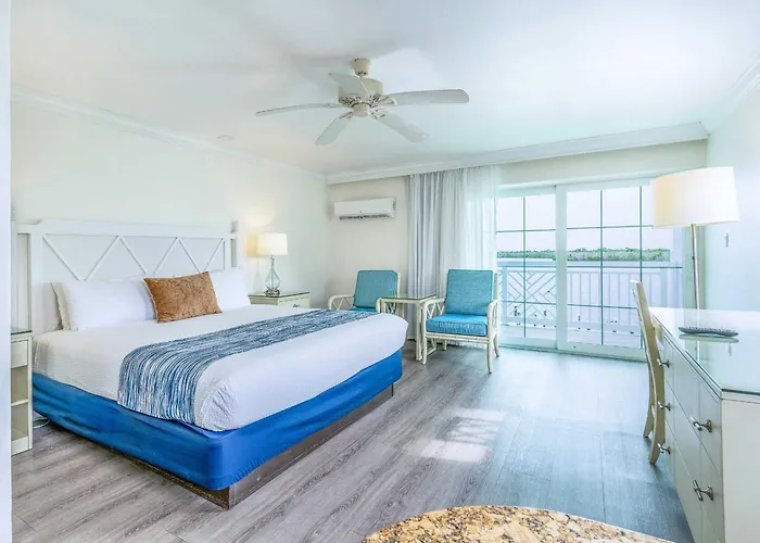 Central hotel: Tween Waters Island Resort & Spa