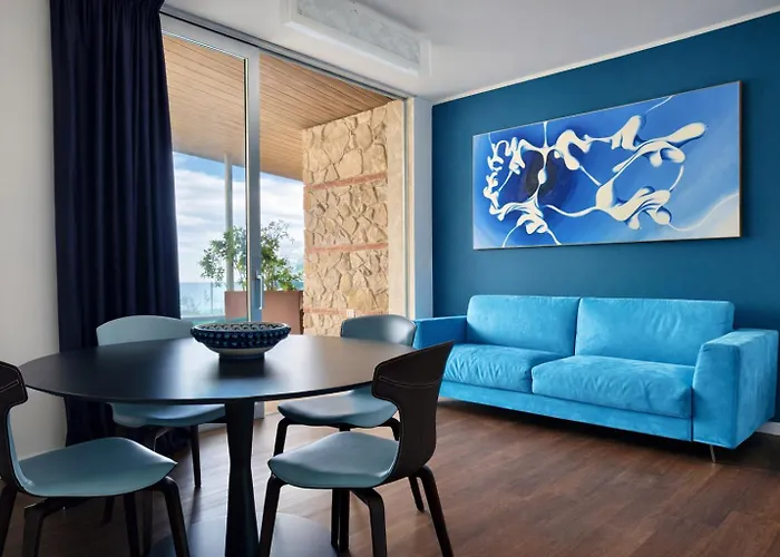 Isola Bella Infinity Suites