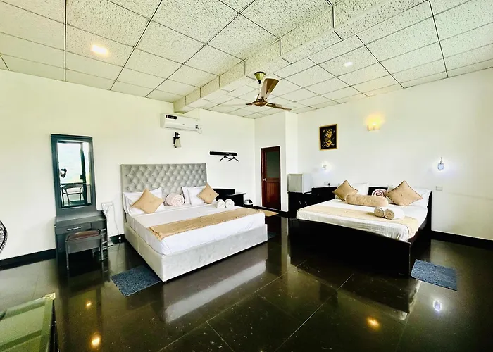 Hotel Ella'S Edge