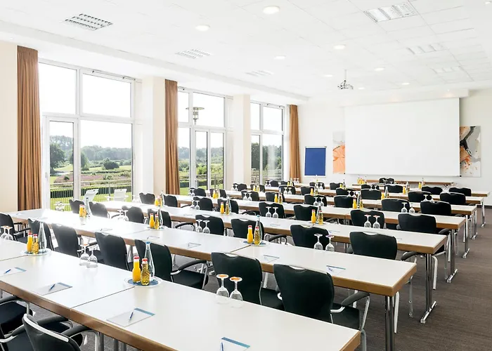Pet Friendly hotel: Nh Hamburg Horner Rennbahn