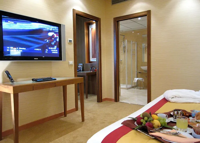 Crowne Plaza By Ihg