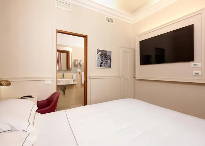 Beach Hotels Golden Tulip Rome Piram