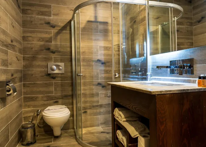 Manaspark Deluxe Hotel