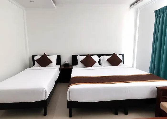 Cheap hotels Square Inn Cosmopolitan