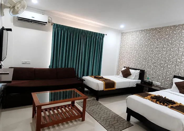 Cheap hotels Square Inn Cosmopolitan