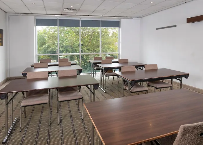 Holiday Inn Express Greenwich By Ihg