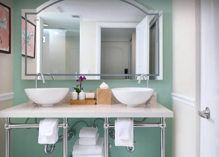 Ocean Key Resort & Spa, A Noble House Resort