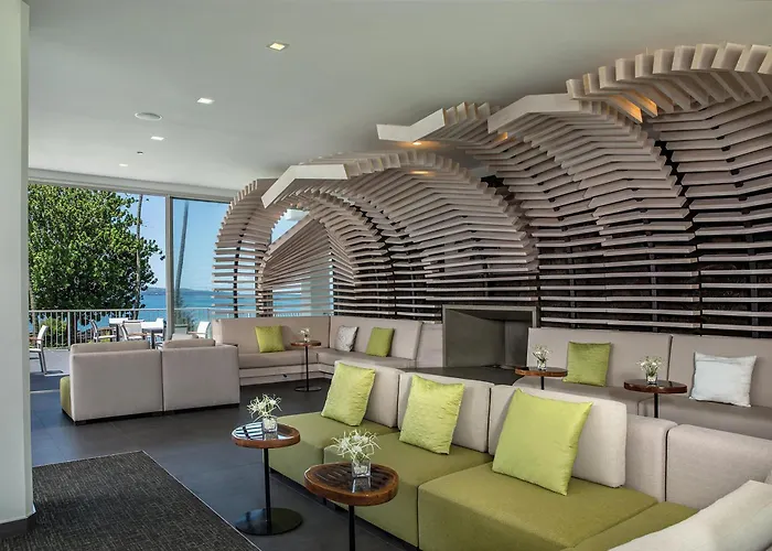 Grand Naniloa , A Doubletree By Hilton