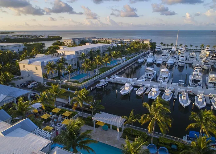 Hotels with pool Oceans Edge Key West