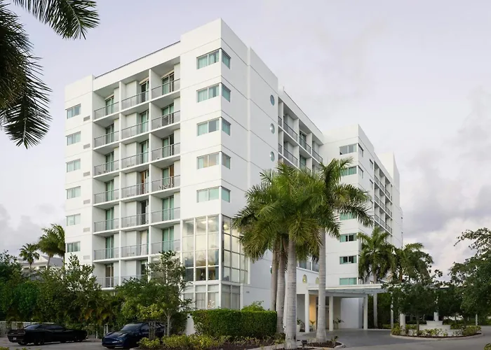 Maritime Fort Lauderdale Airport & Cruiseport