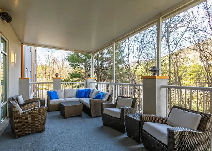 Cheap hotels Holiday Inn Express & Suites Asheville Downtown By Ihg