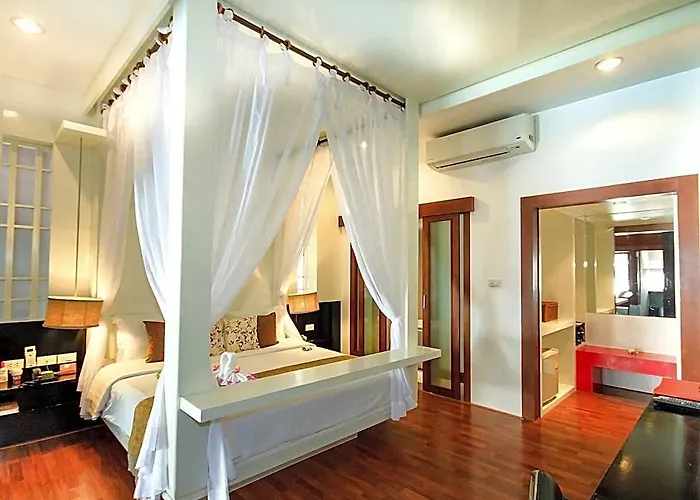 Pao Jin Poon Pool Villa