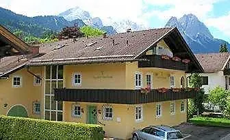 Alpenhof Garnihotel&Ferienwohnungen