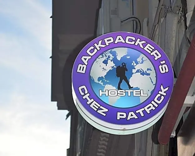  Backpackers Chez Patrick