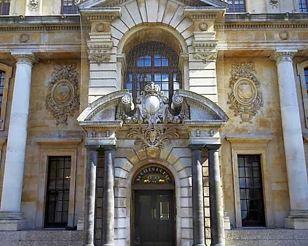 St Giles House