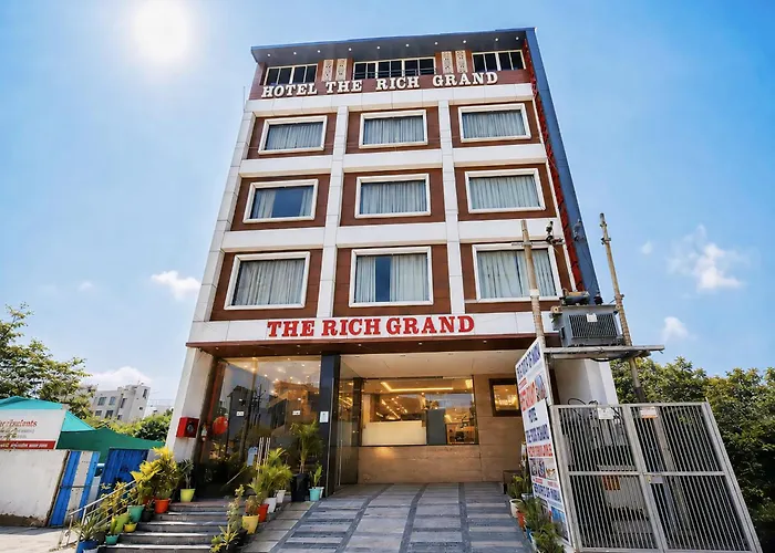 Rich Grand Hotel