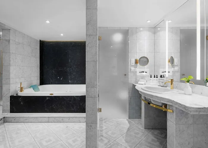 Sofitel Victoria