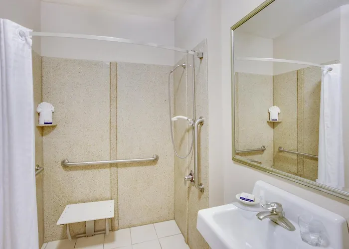 Candlewood Suites Virginia Beach Town Center By Ihg