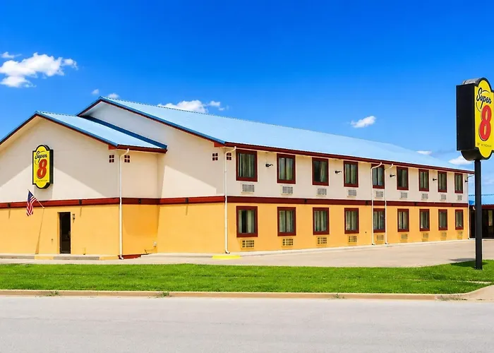 Super 8 By Wyndham Champaign