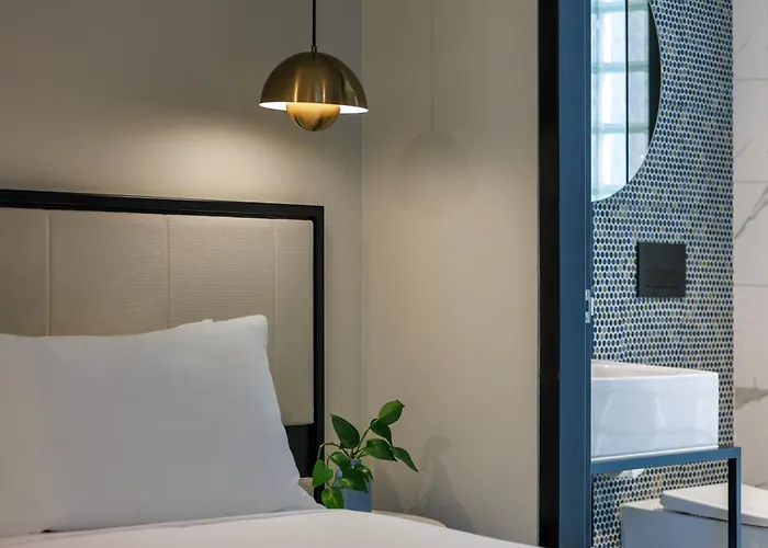 Hotels With Four Stars Brady s Jones Lane