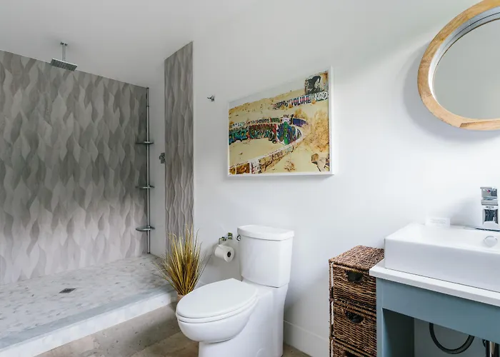 El Cid By Avantstay Mid-Century Charm With Poolside Cabanas