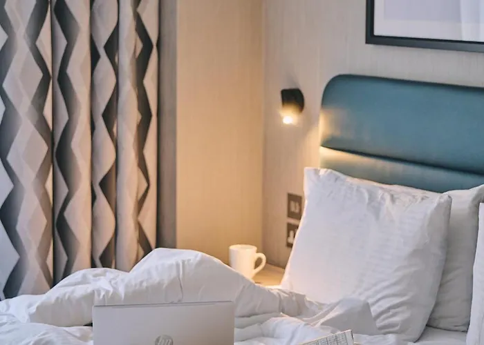 City Sleeper At Royal National Hotel