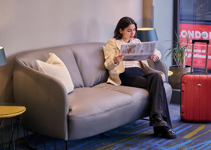 City Sleeper At Royal National Hotel