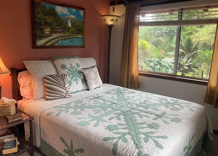 Hale Maluhia Country Inn