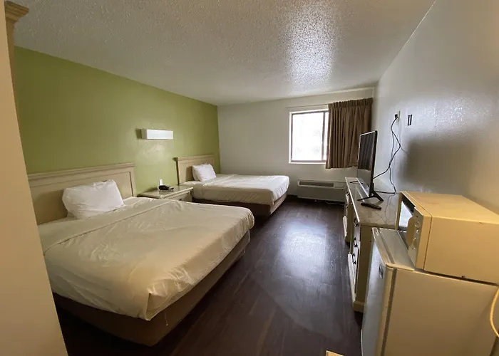 Motels Skylight Inn Willoughby - Cleveland Mentor