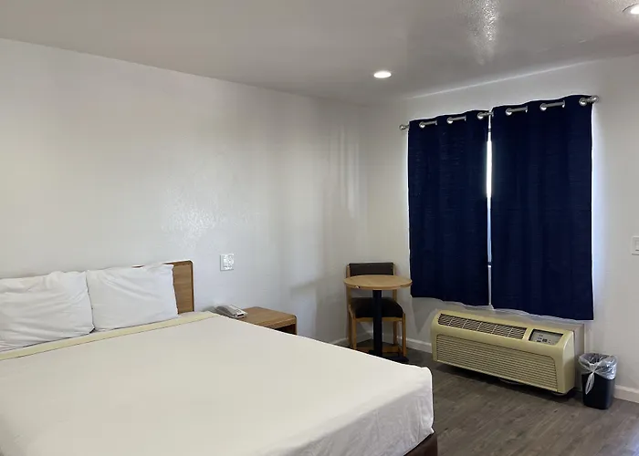Palms Inn & Suites