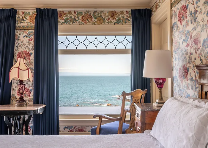Martine Inn