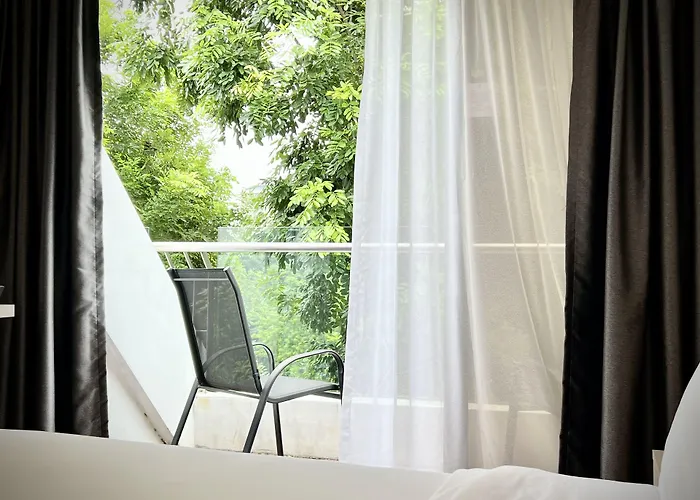 Rest Bugis Hotel