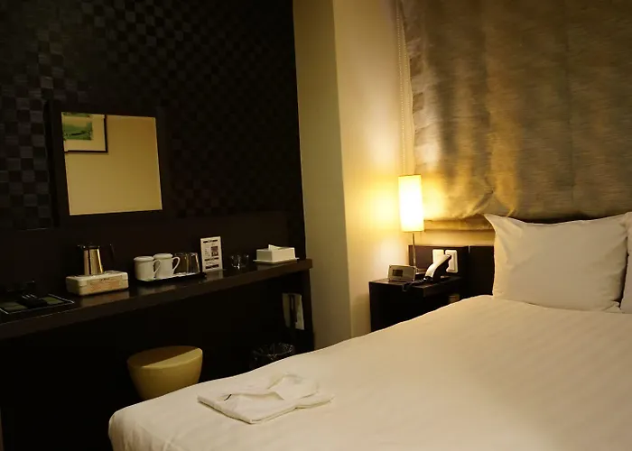 Hamilton Hotel Black