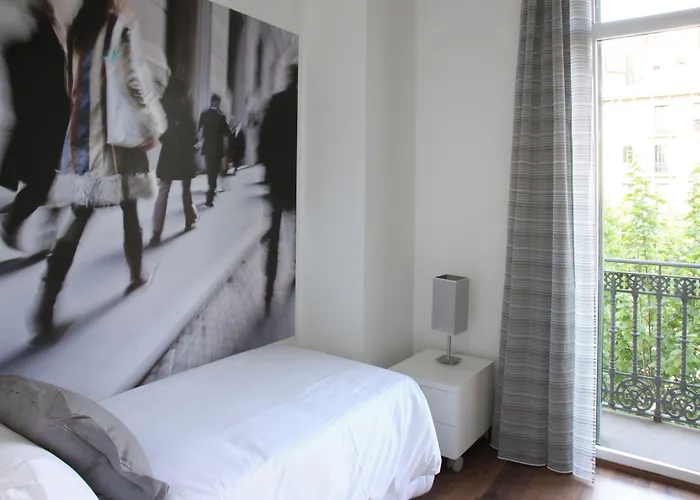 Mh s Suites