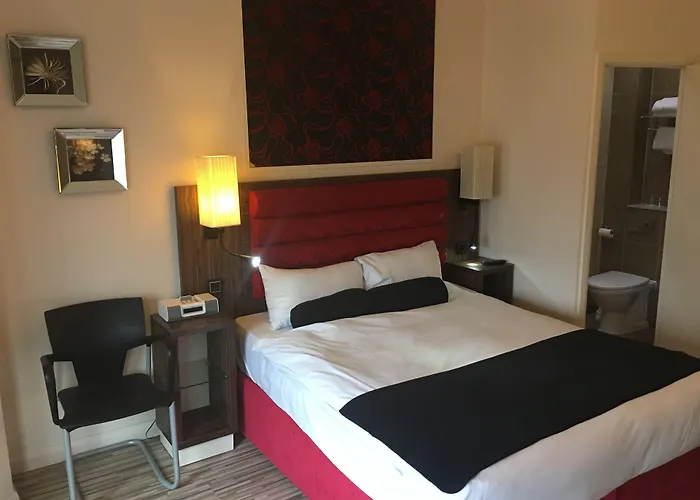  Simply Rooms & Suites