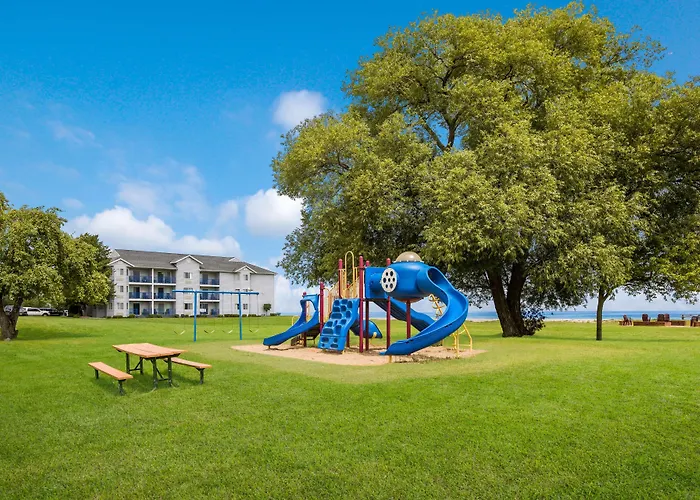 Best Western Harbour Pointe Lakefront