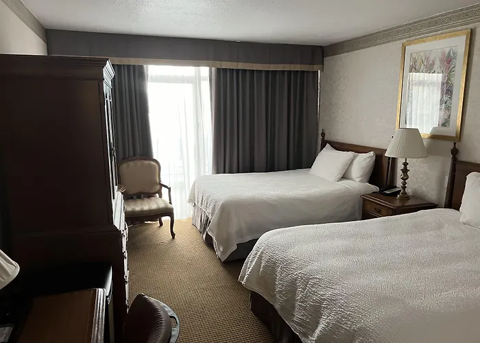Travelodge By Wyndham Niagara Falls Fallsview