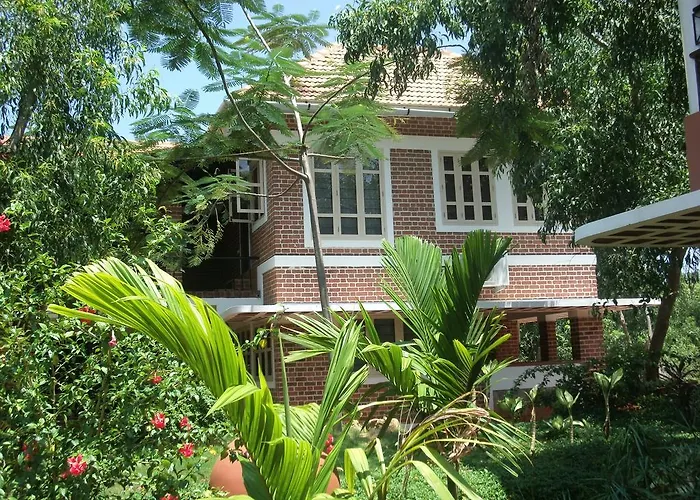Inn Pondiville Forest Retreat