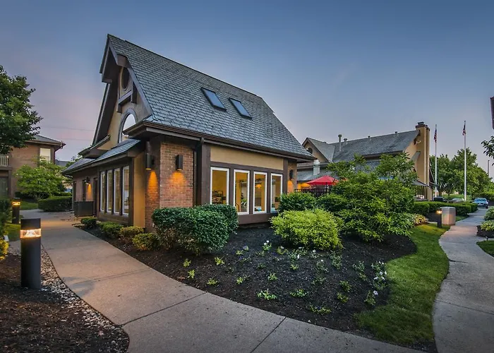 Cloverleaf Suites Columbus -