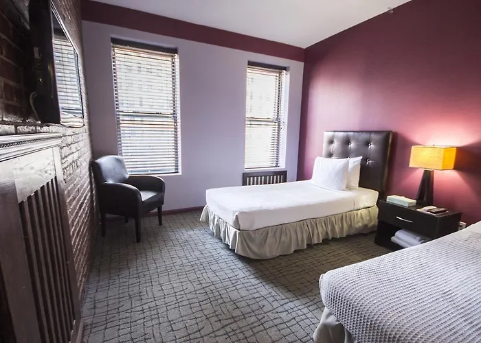 The Hostels Broadway &