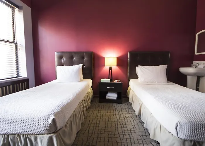 The Hostels Broadway &