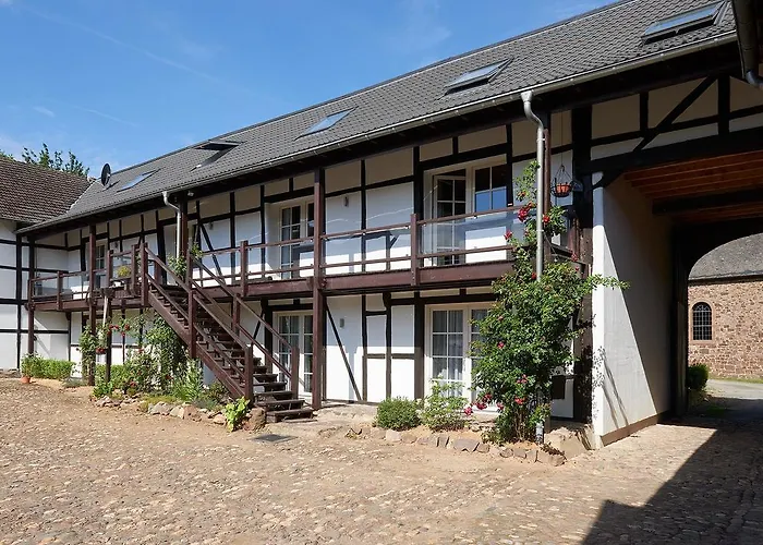 Ferienvermietung: Burg Blens