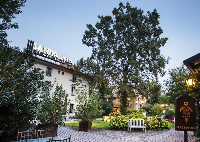 Hotel con piscina: Savoia Hotel Country House Bologna