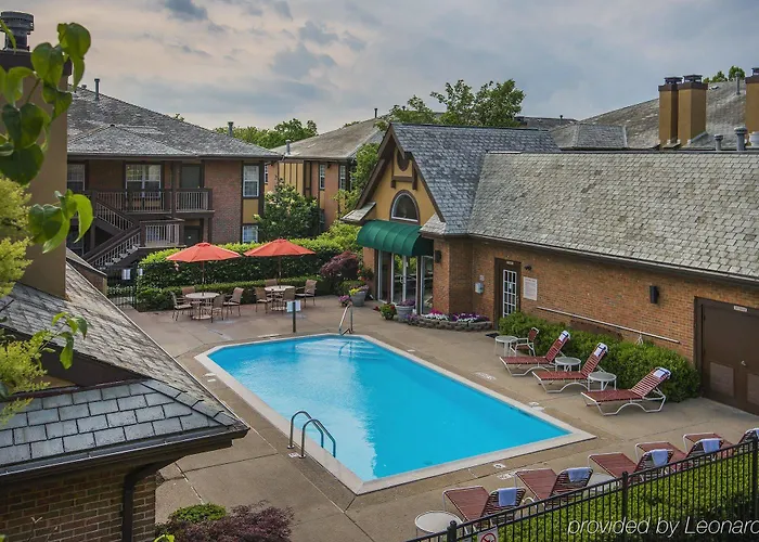 Cloverleaf Suites Columbus -